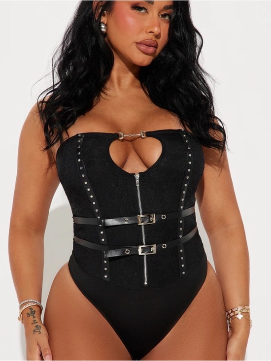Fashion Nova Tops - Black bodysuit